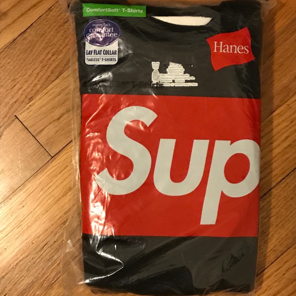 Supreme X Hanes Tagless Tees - Large blk (3 tees)